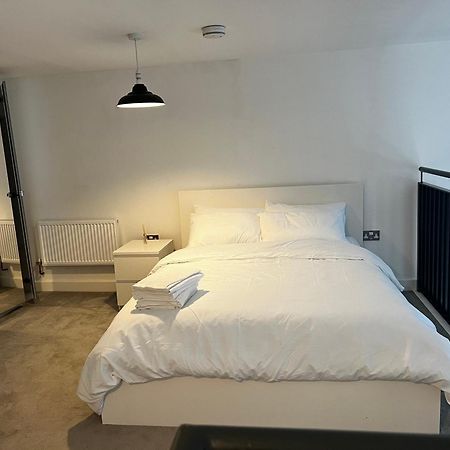 Luxurious 1-Bedroom With Parking Birmingham Esterno foto