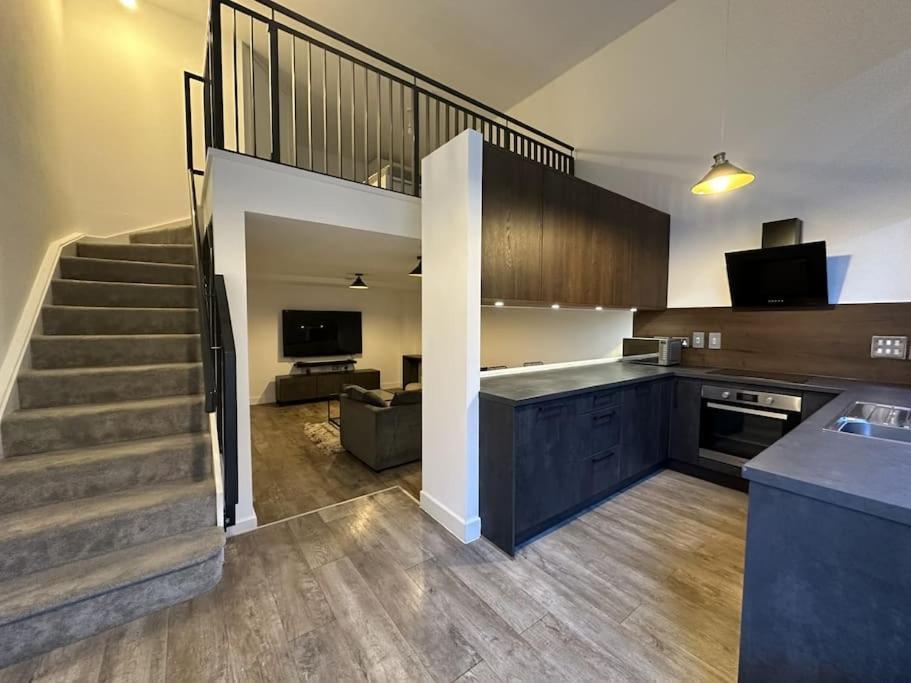 Luxurious 1-Bedroom With Parking Birmingham Esterno foto