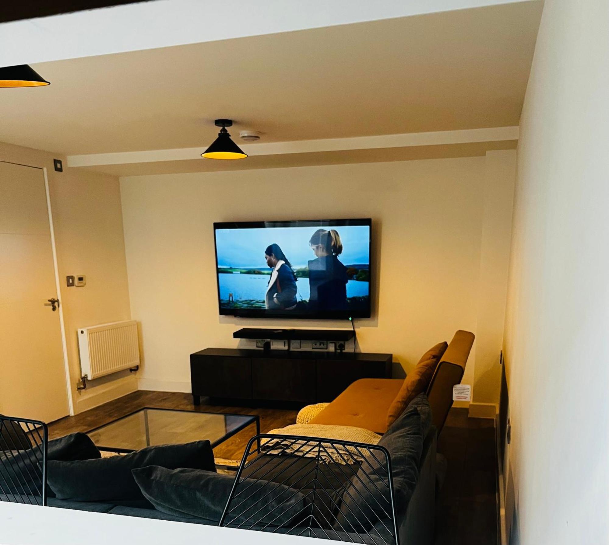 Luxurious 1-Bedroom With Parking Birmingham Esterno foto